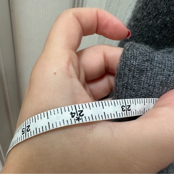 Equipment Gray V-Neck Sweater cashmere XL - Picture 6 of 7